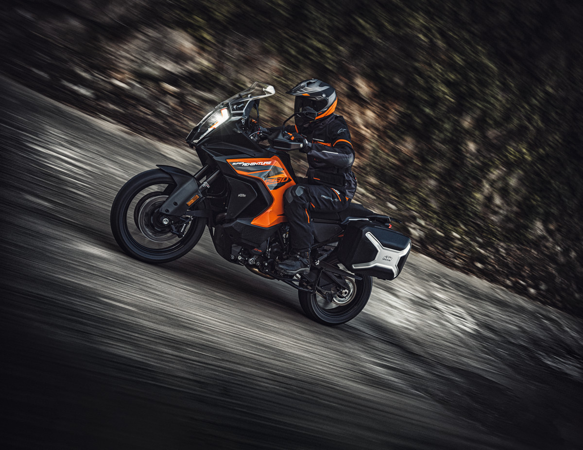 375226_MY22 KTM 1290 SUPER ADVENTURE S_RUS4187 miwi A_F39 GCR