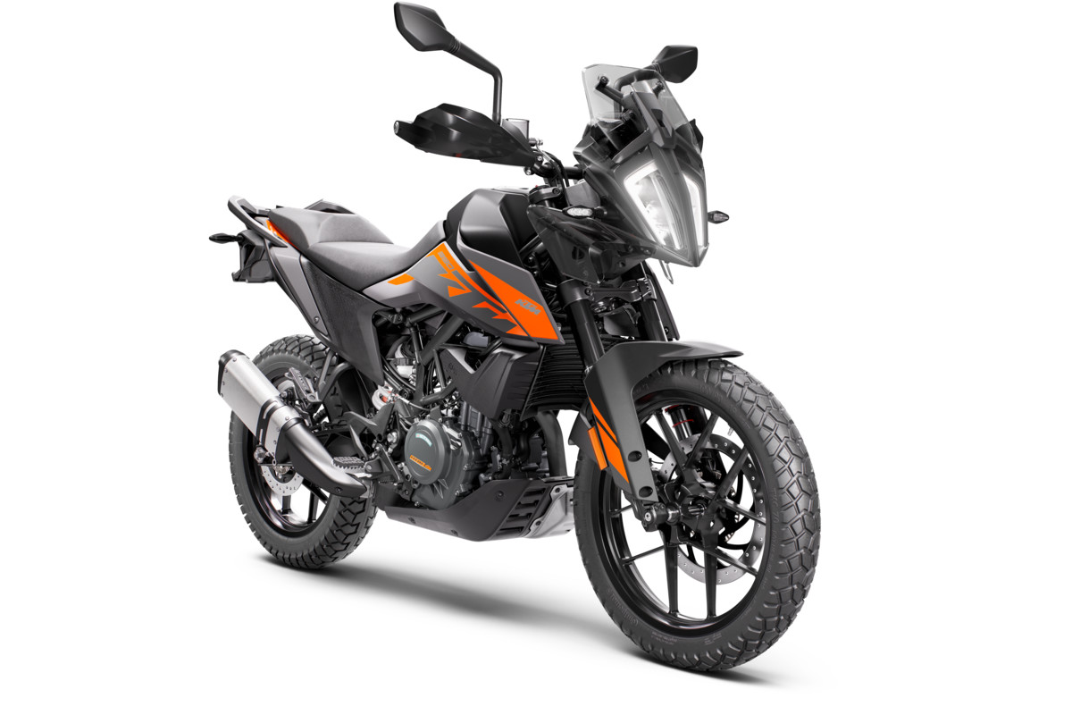 417268_MY22 KTM 390 ADVENTURE BLACK Front-Right