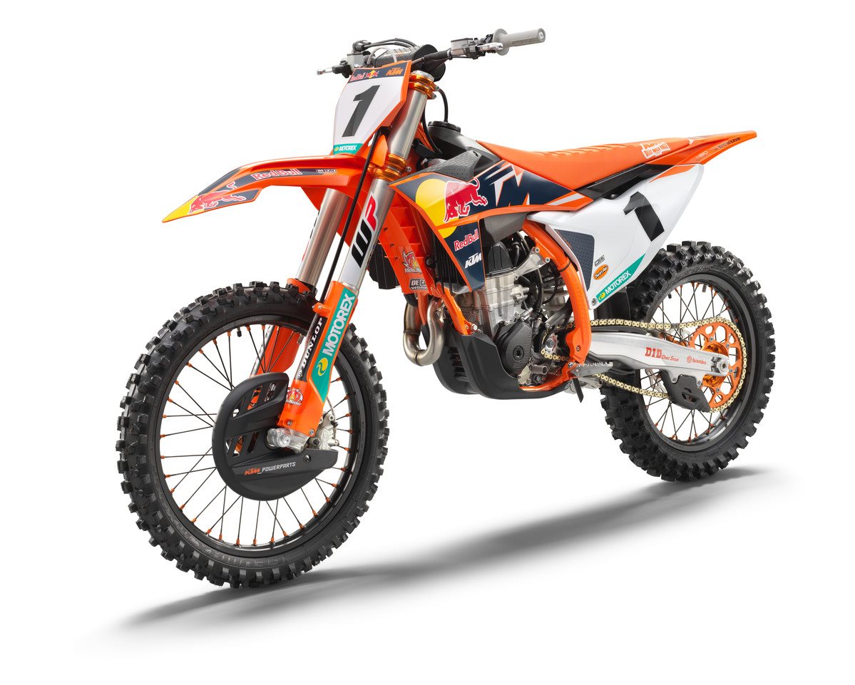 420385_450 SX-F Factory Edition front left_MY22