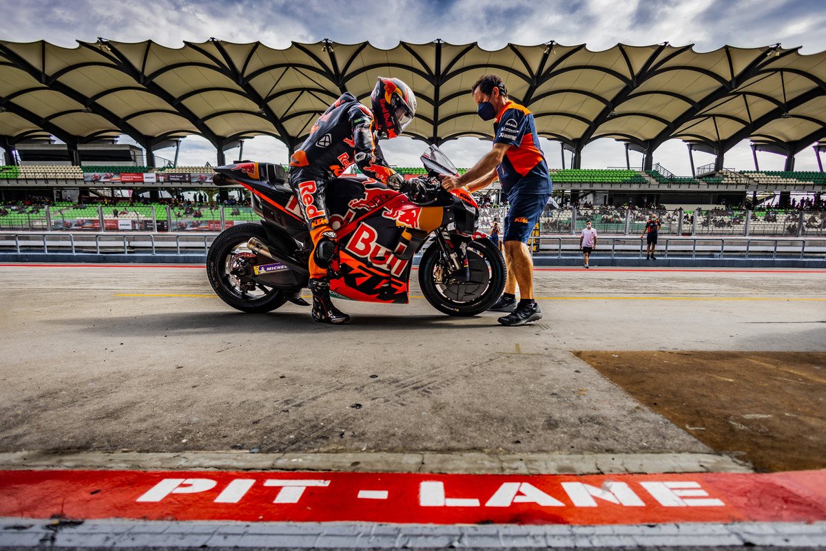 Brad Binder KTM MotoGP 2022 pre-season test Sepang