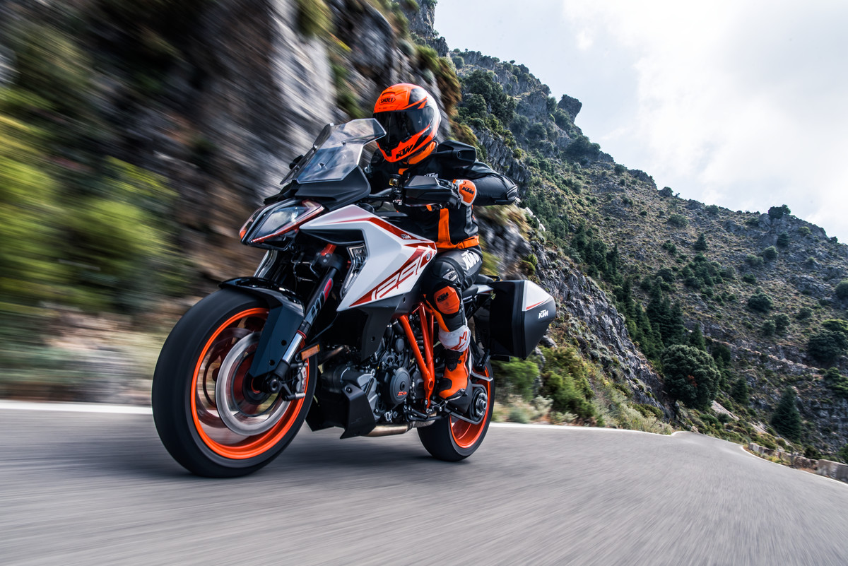 244684_1290 SUPER DUKE GT 2019