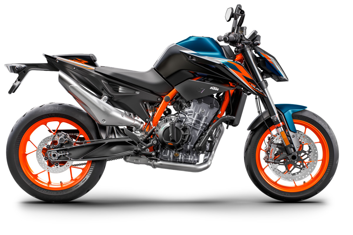 410629_MY22 KTM 890 DUKE R _90_ right_