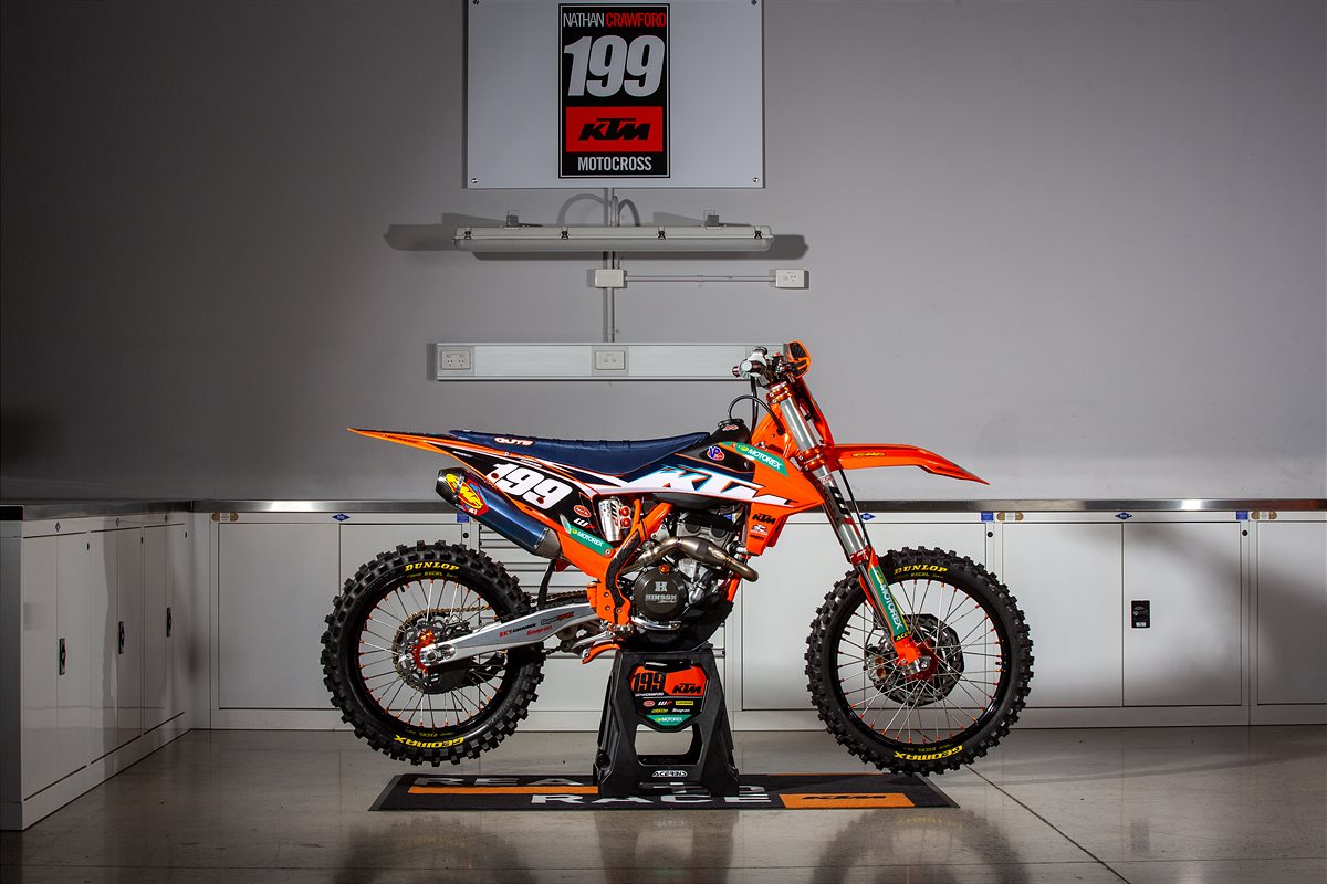 2022-KTM-Racing-Team-photoshoot-2