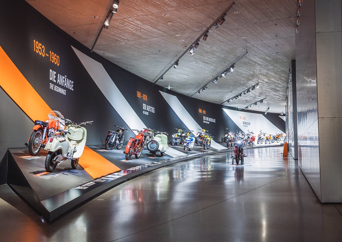 KTM Motohall Ausstellung auf drei Ebenen