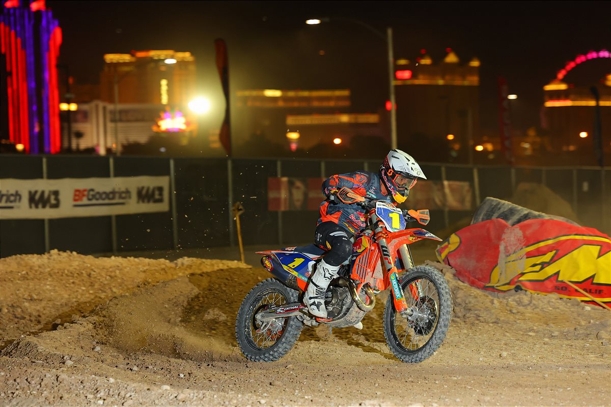FMF KTM Factory Racing - WORCS RD 5
