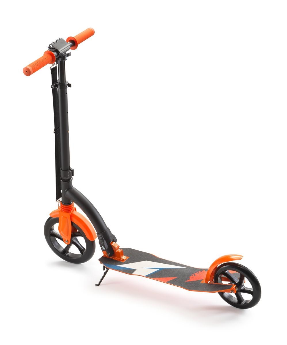 PHO-PW-PERS-VS-328619-3PW210023000-KIDS-RADICAL-SCOOTER-SALL-AWSG-V1