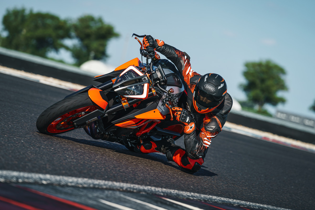 KTM 1290 SUPER DUKE R EVO（オプション装着車）