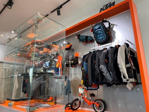 KTM 千葉 店内