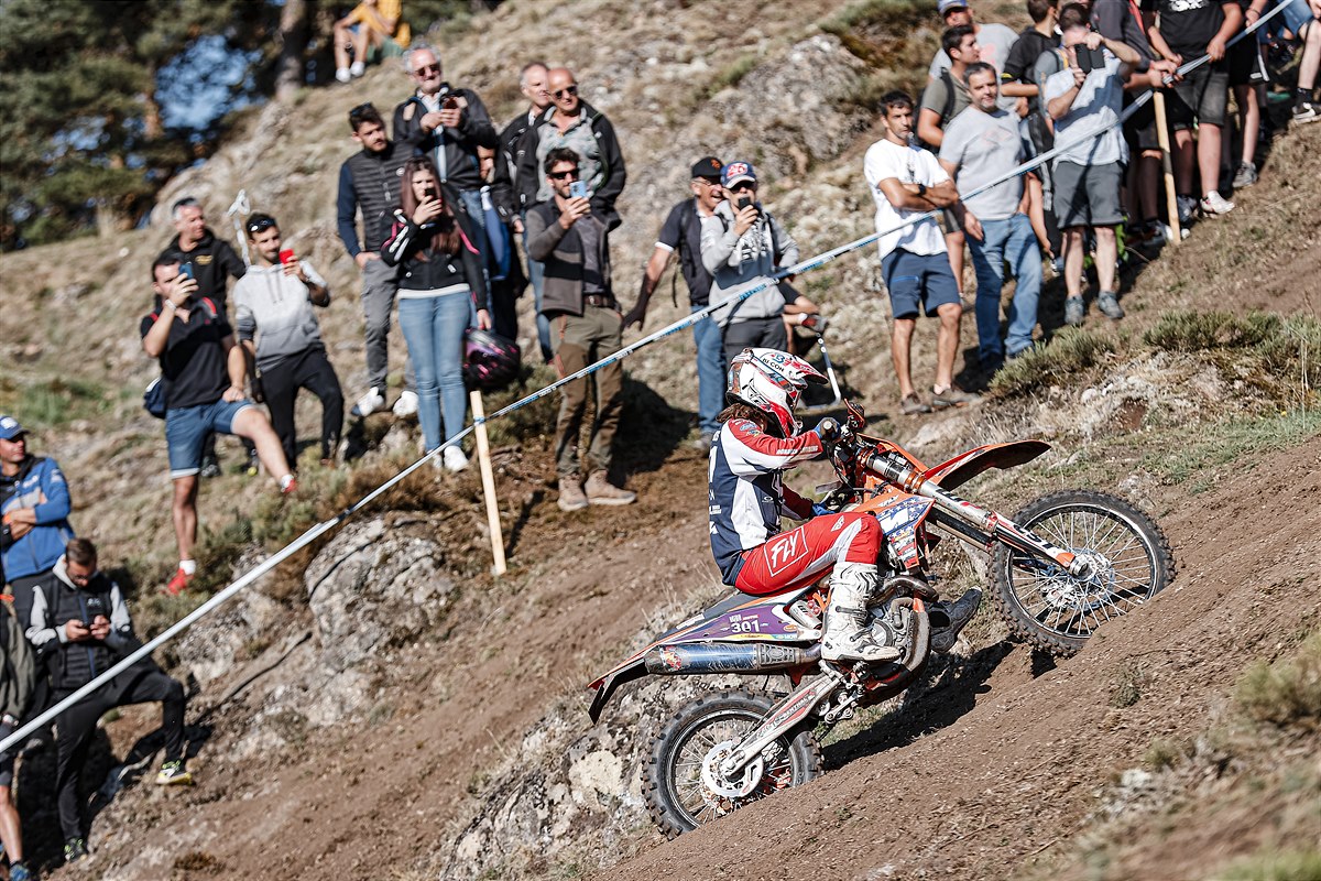 brandy-richards_ISDE_2022_France_17290