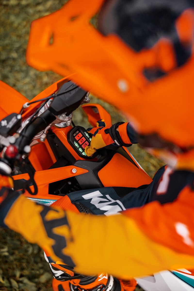 2023 KTM SX-E 3