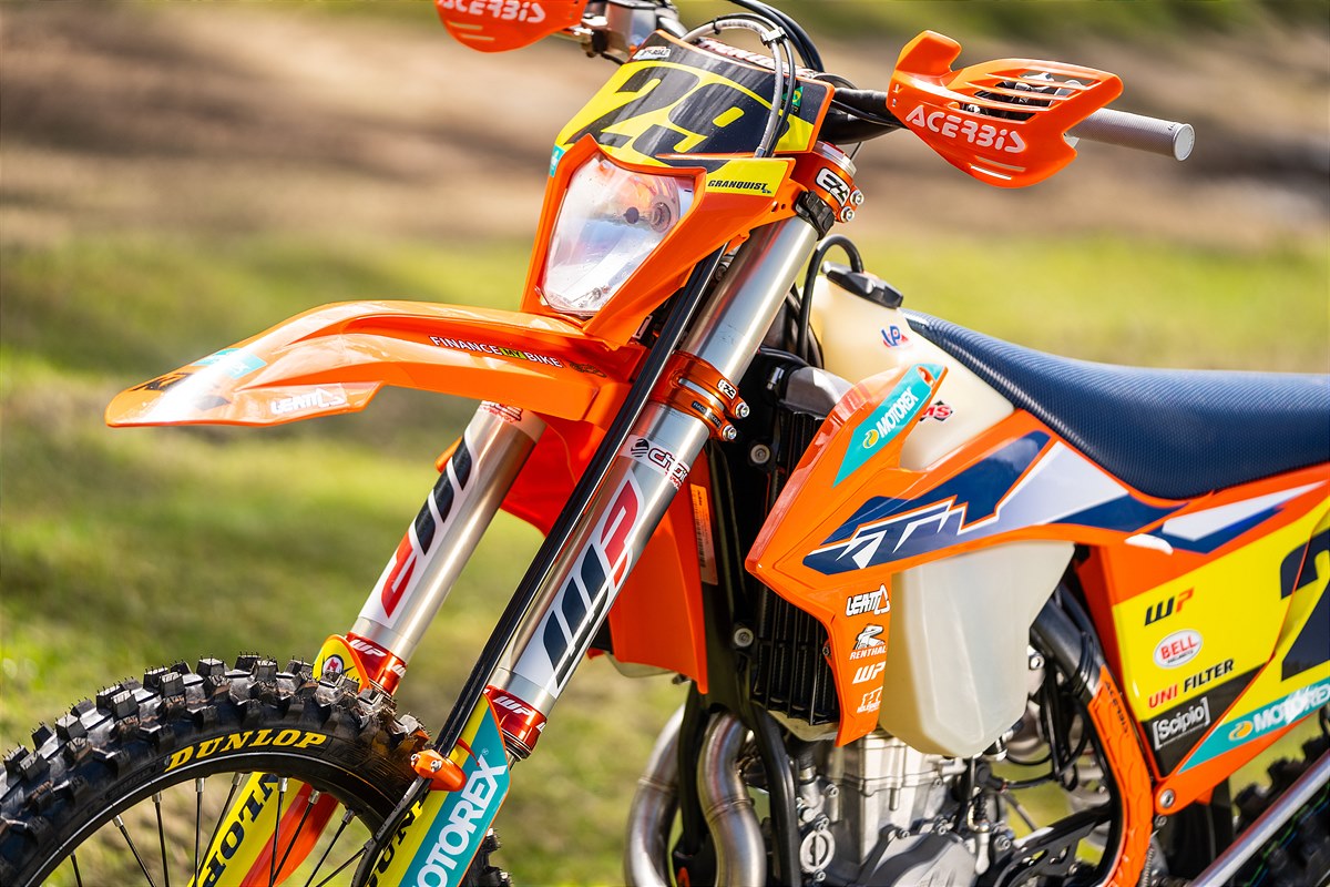 2022_KTM_enduro_team_photoshoot_29