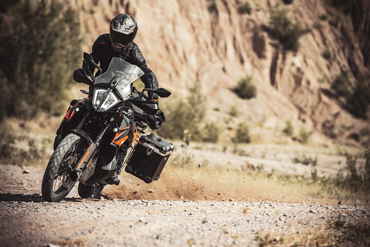 359572_MY21 KTM 890 ADVENTURE_ Action_MY21
