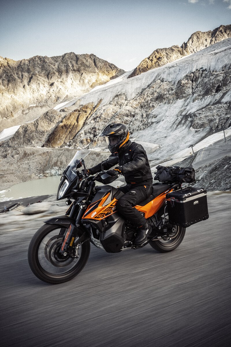 359583_MY21 KTM 890 ADVENTURE_ Action_MY21