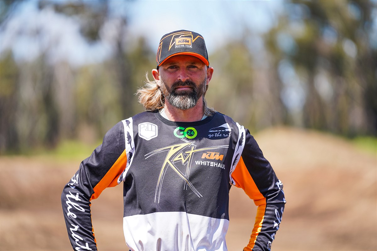 KTM_Racing_Team_2022_SX_photoshoot_1