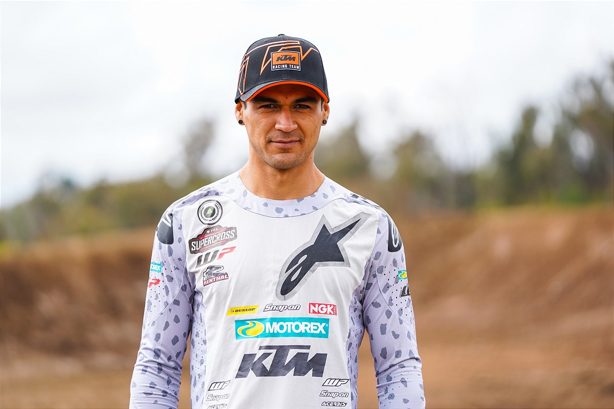 KTM_Racing_Team_2022_SX_photoshoot_10