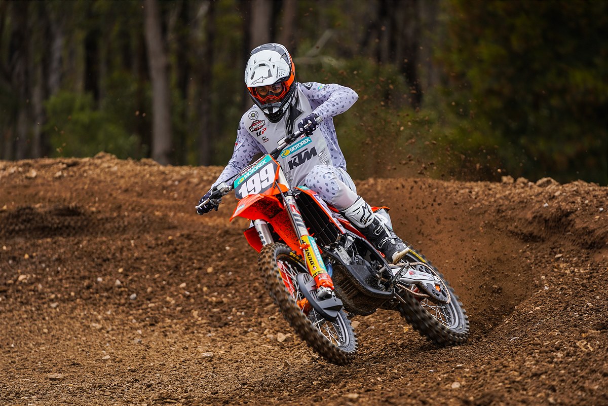 KTM_Racing_Team_2022_SX_photoshoot_7