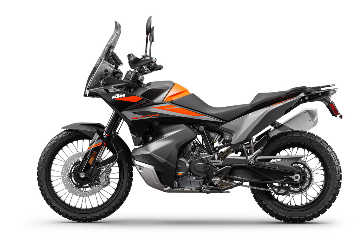457283_MY23 KTM 890 ADVENTURE Black US MY23 90-Left_MY23