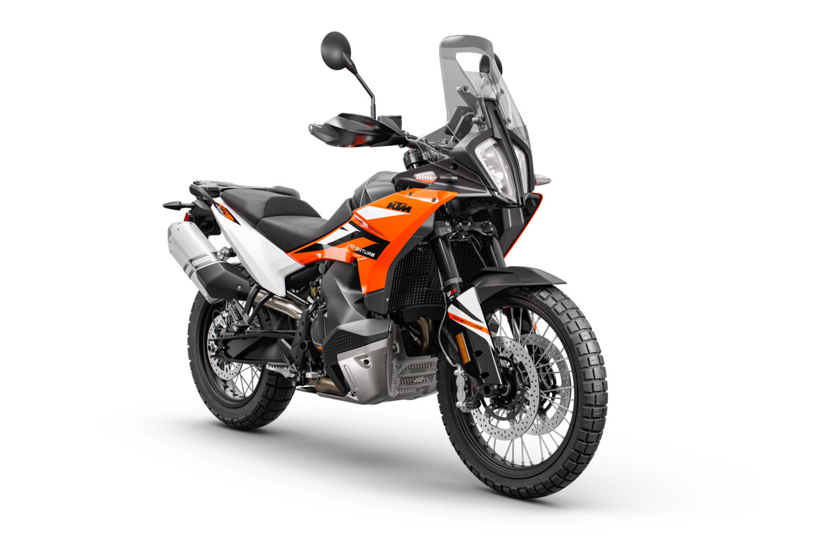 457309_MY23 KTM 890 ADVENTURE Orange US MY23 Front-Right_MY23