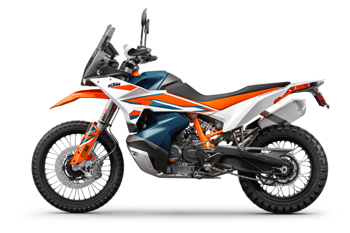484280_MY23 KTM 890 ADVENTURE R MY23 US 90-Left_MY23