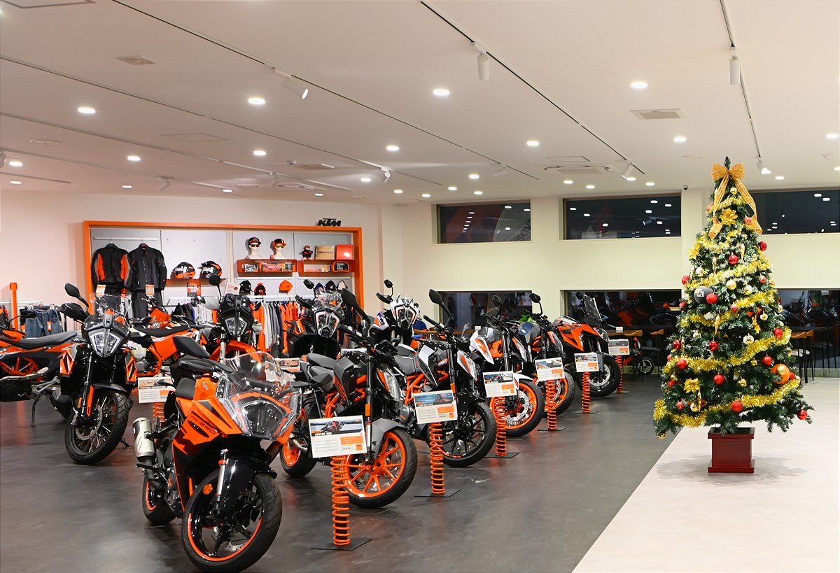 KTM 神戸イースト 店内