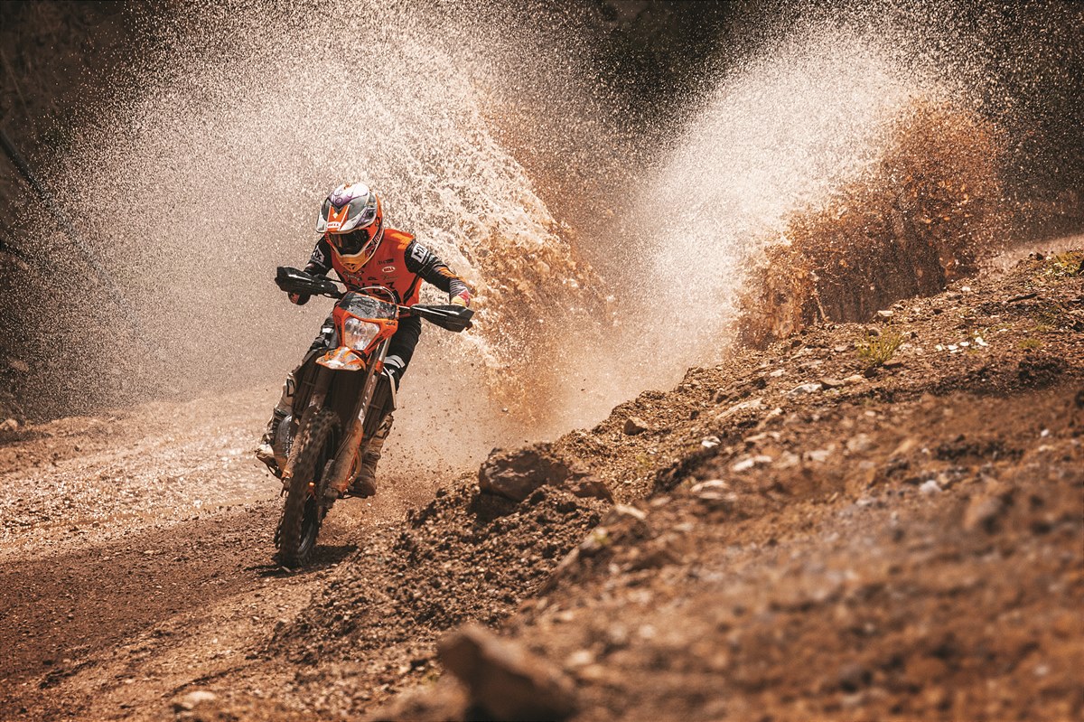 451466_MY23 KTM 300 EXC ERZBERGRODEO - Action - Cat B_ERZBERGRODEO_ACTION