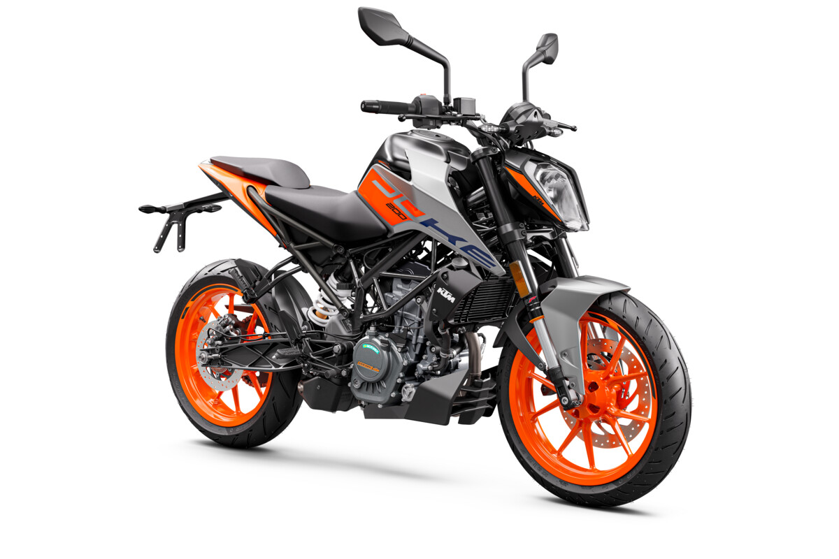 463826_MY23 KTM 200 DUKE_ 45 degree front right