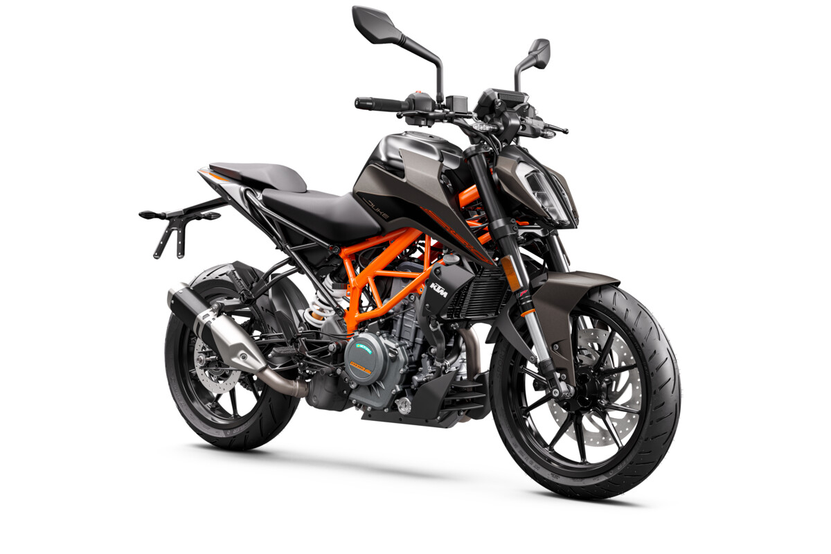 463836_MY23 KTM 390 DUKE_ 45 degree front right