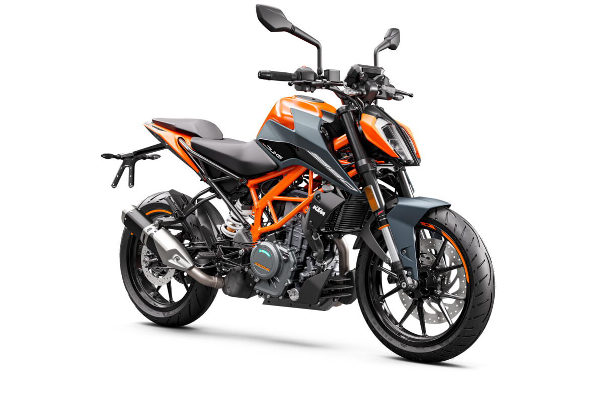 463844_MY23 KTM 390 DUKE_ 45 degree front right