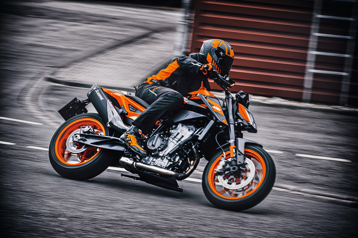 KTM 890 DUKE GP（オプション装着車）