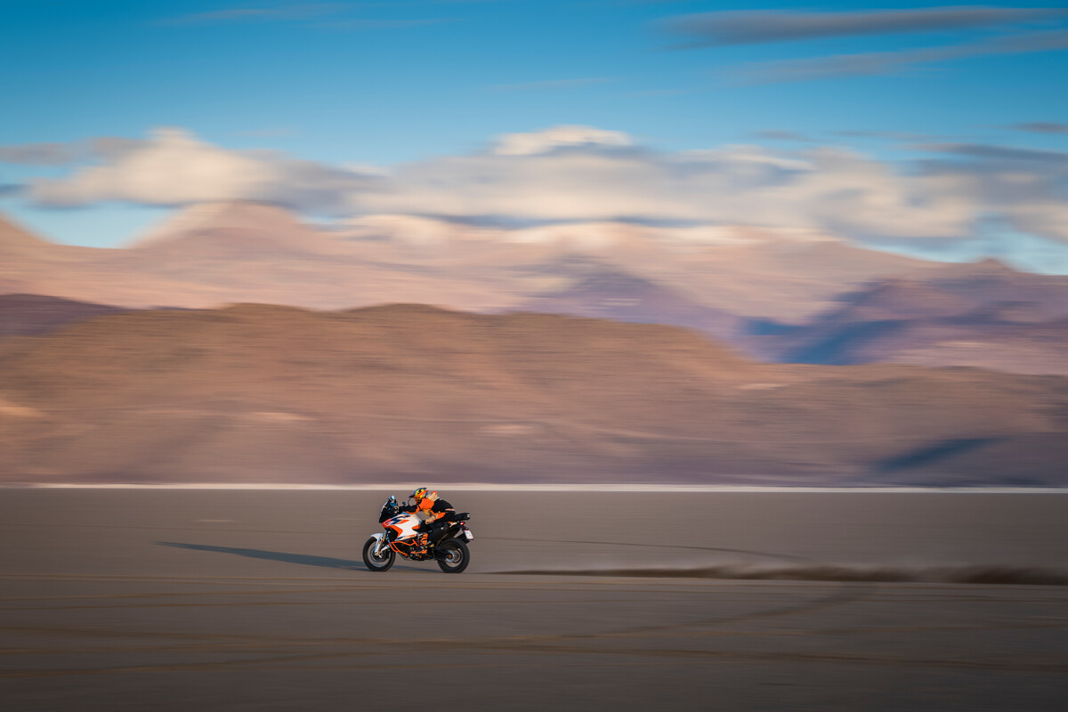 488999_MY23 KTM 1290 SUPER ADVENTURE R Action - CAT B_EU_ Global