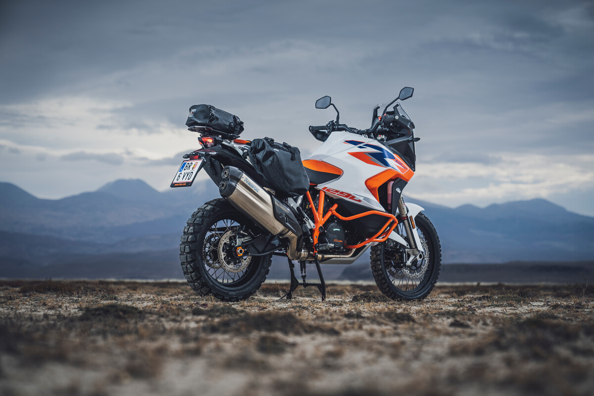 489047_MY23 KTM 1290 SUPER ADVENTURE R Static - CAT B_EU_ Global (1)