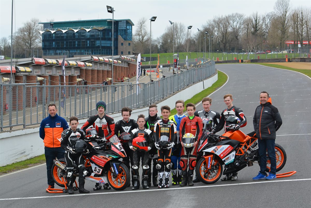 Racers line up on the finish line
