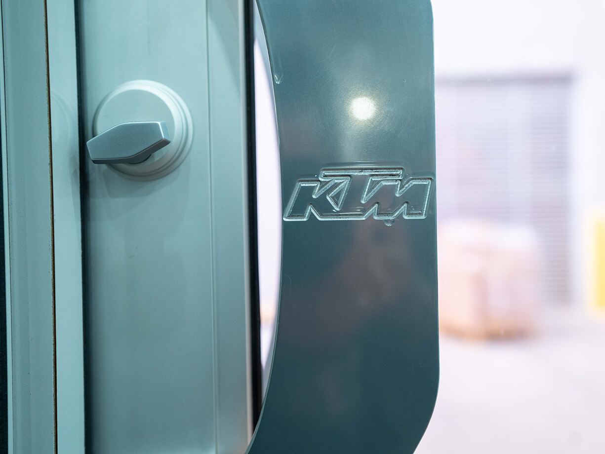 RED BULL KTM FACTORY RACING SXMX HOSPITALITY TRAILER