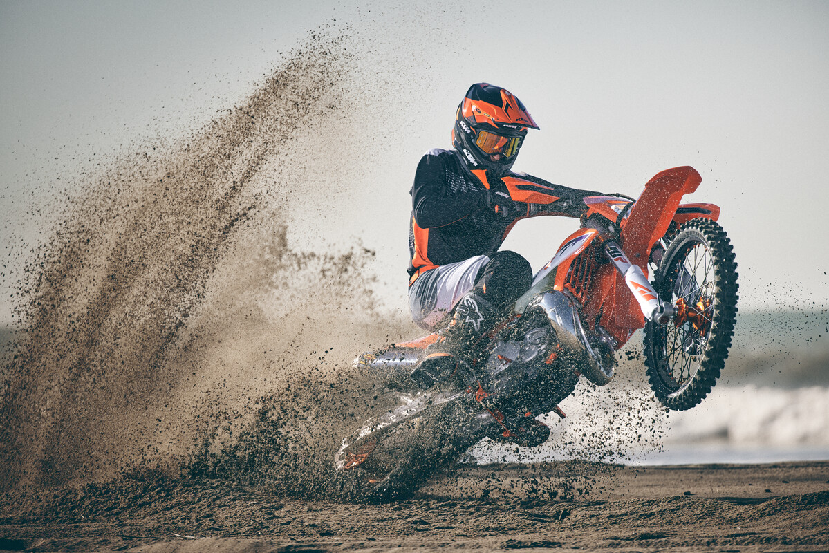 430250_MY23 KTM 300 EXC - Action - Cat B_EU_ Global
