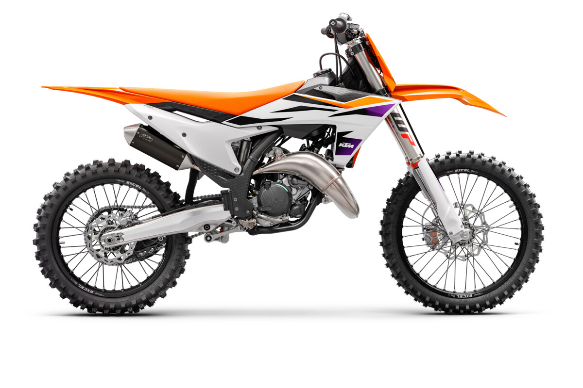 496175_MY24_KTM-125-SX_90-Right_Studio