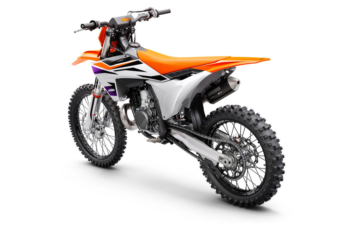 496190_MY24_KTM-300-SX_Rear-Left_Studio