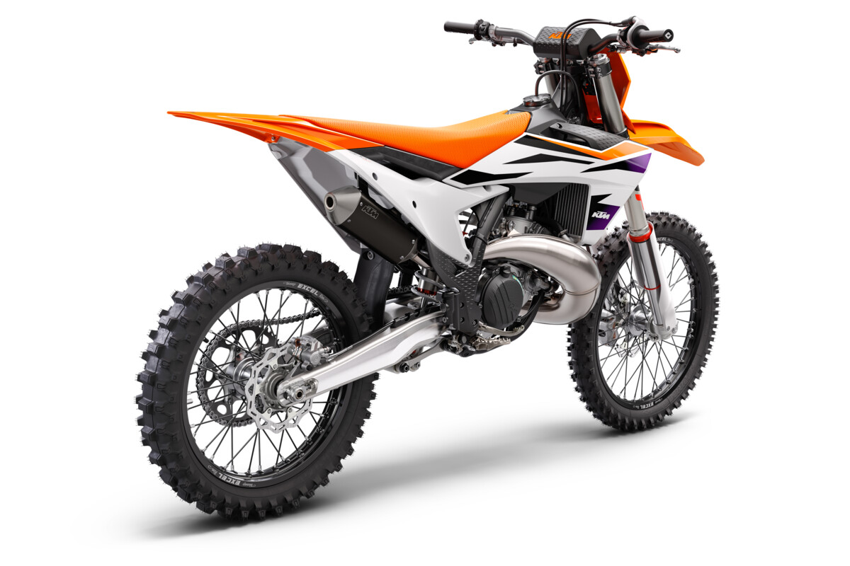 496191_MY24_KTM-300-SX_Rear-Right_Studio_Studio