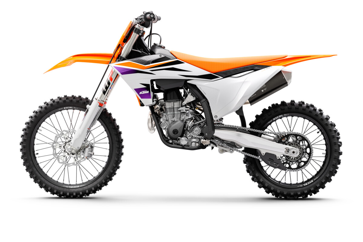 496211_MY24_KTM-450-SX-F_90-Left_Studio