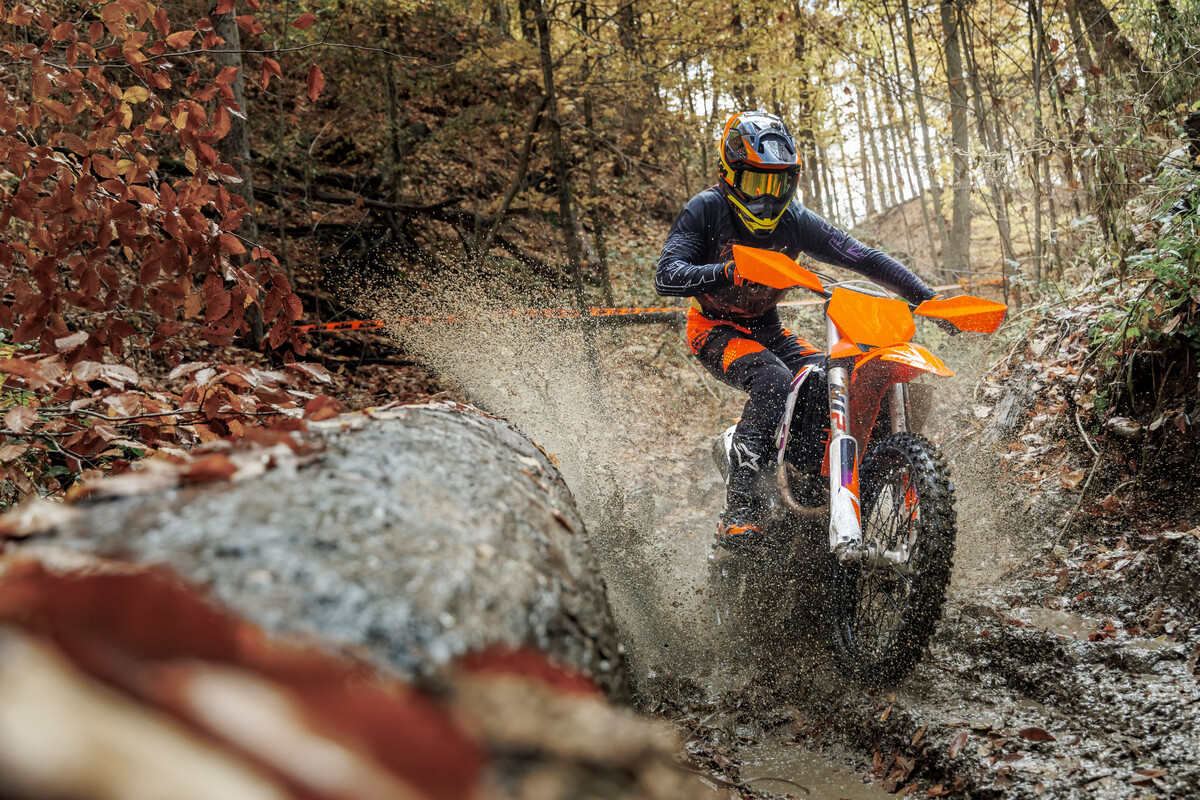 505680_MY24 KTM 350 XC-F_Action_Action