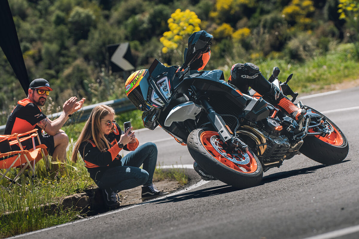 514161_KTM 890 SMT - ACTION IMAGES_KTM 890 SMT PRE - SHOOTING ACTION IMAGES