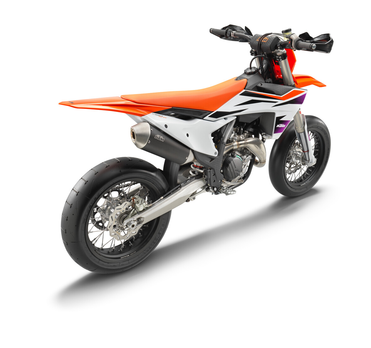 501571_MY24 KTM 450 SMR_ 45 Degrees Rear-Right_Studio