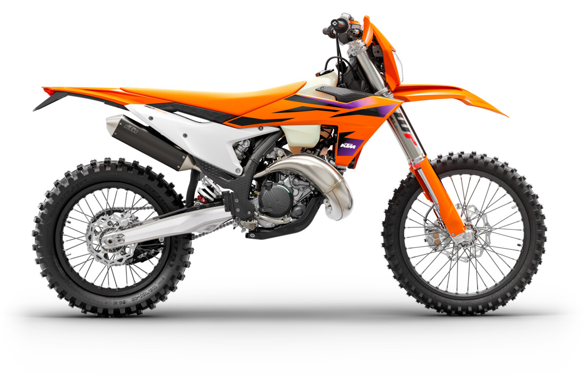 521292_MY24_KTM-150-XC-W_US_90-Right_USA