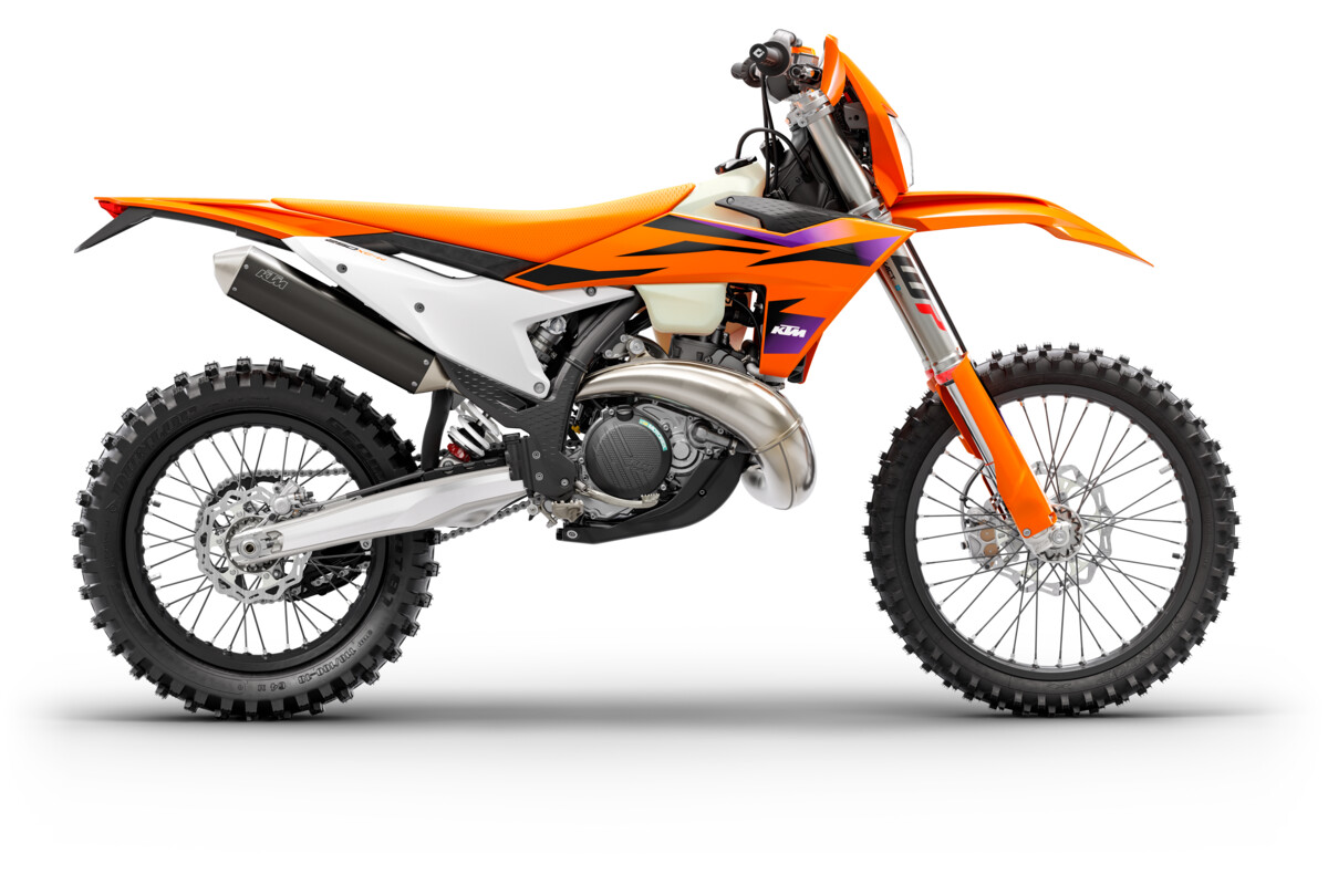 521302_MY24_KTM-250-XC-W_US_90-Right_USA