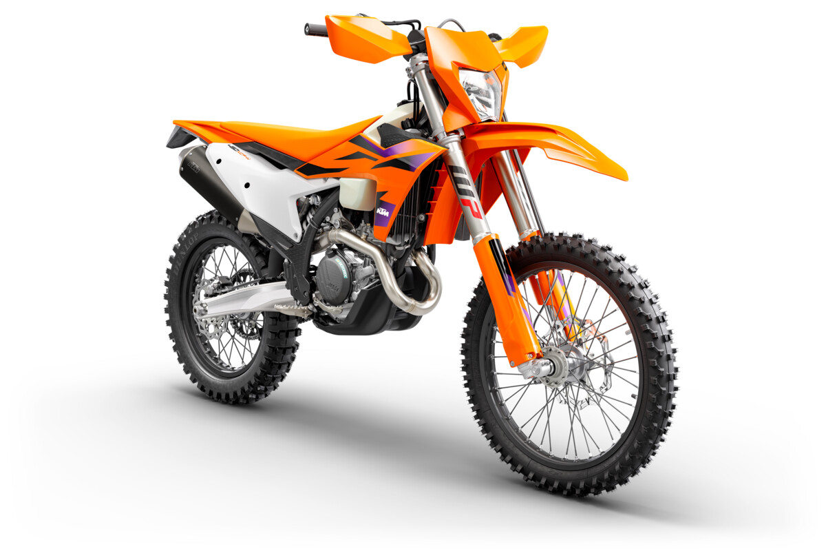521284_MY24_KTM-450-XCF-W_US_Front-Right_USA