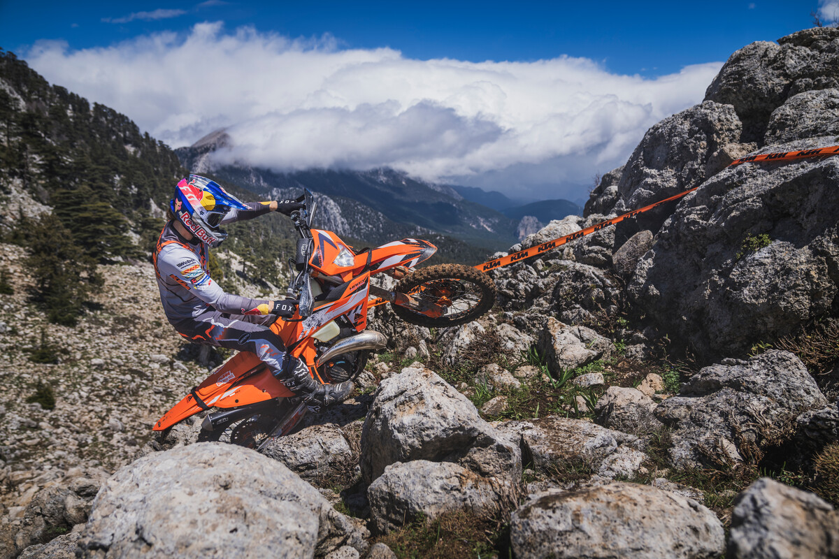 2024 KTM 300 XC-W HARDENDURO 05