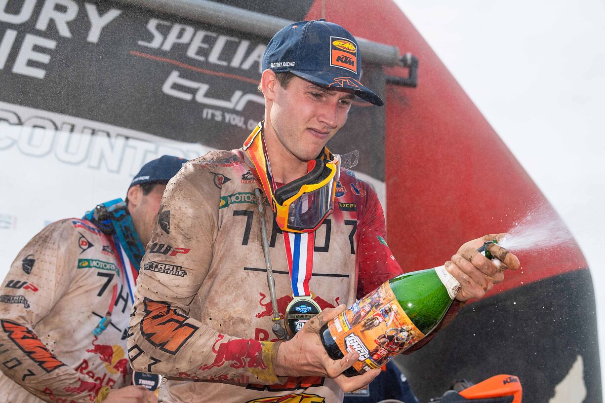 BEN KELLEY PODIUM