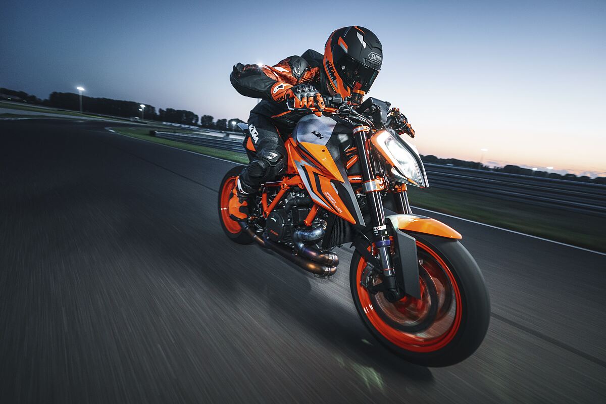 411673_MY22 KTM 1290 SUPER DUKE R - Cat B_EU_ Global