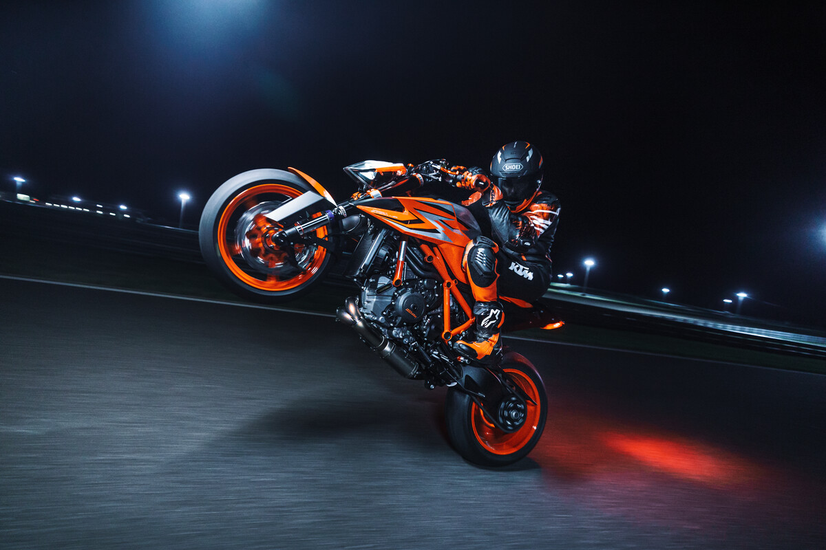 411651_MY22 KTM 1290 SUPER DUKE R - Cat B_EU_ Global