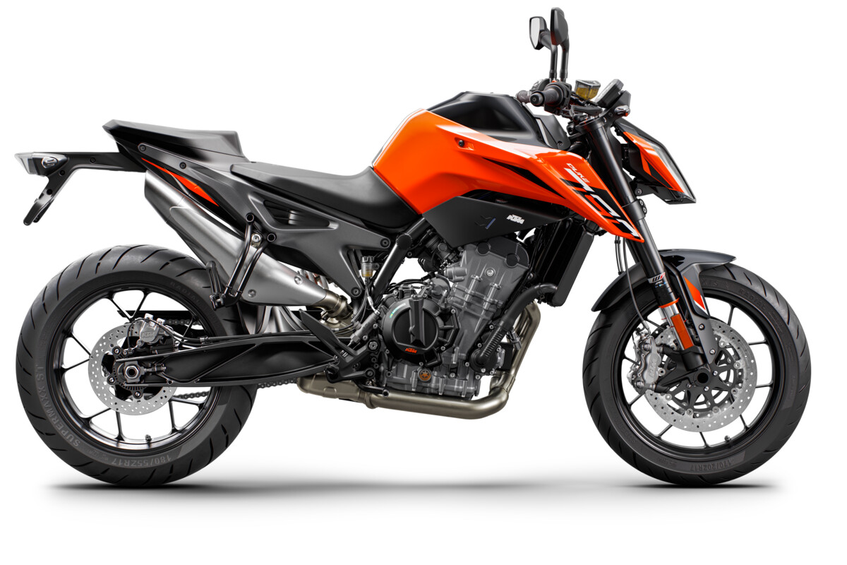 486204_MY22 KTM 790 DUKE - EU _90_ right_EU_ Global