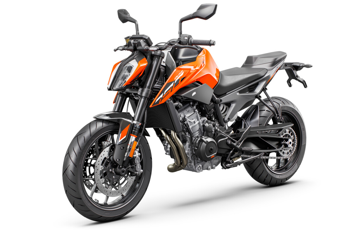 486205_MY22 KTM 790 DUKE - EU _45_ left front_EU_ Global